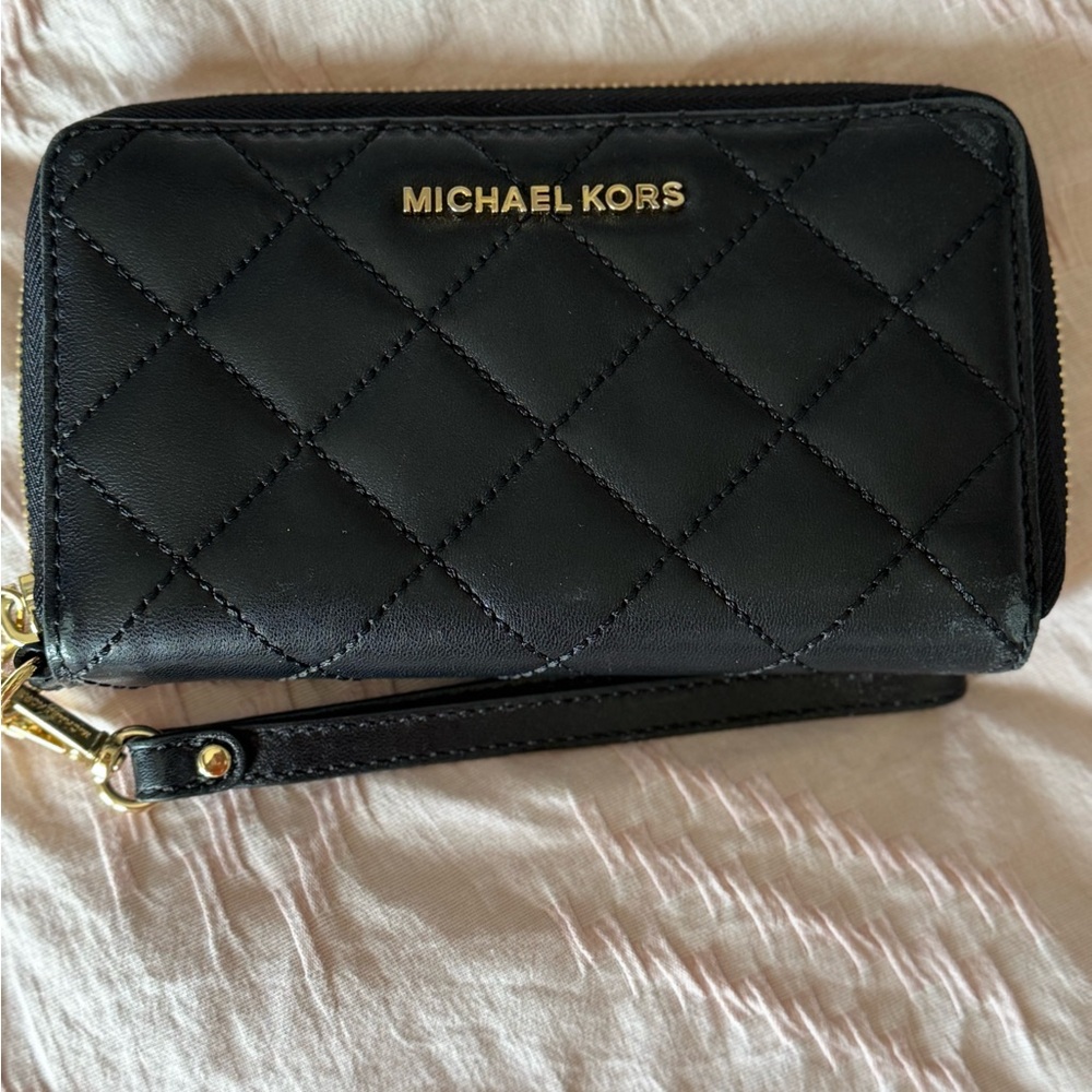 Michael Kors Black Quilted Leather Handbag & Matching Wallet Gently Used - Picture 2 of 6